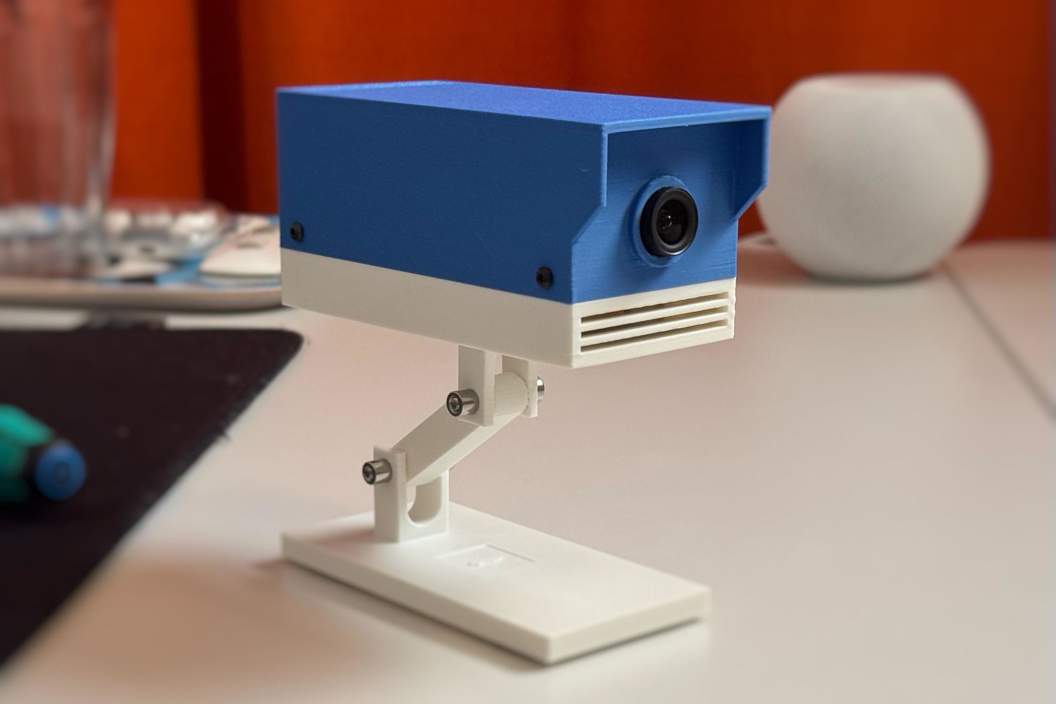 DIY Cam Keeps Prying Eyes Out